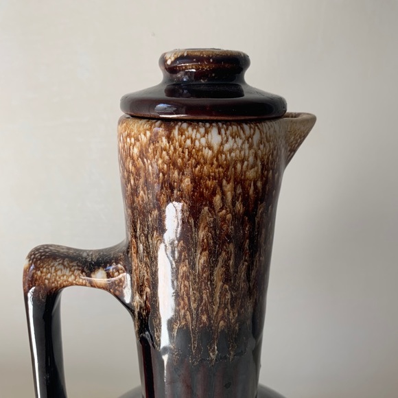 Vintage Western Stoneware Monmouth Pottery Brown Drip Glaze Pitcher with Stopper - Picture 3 of 7